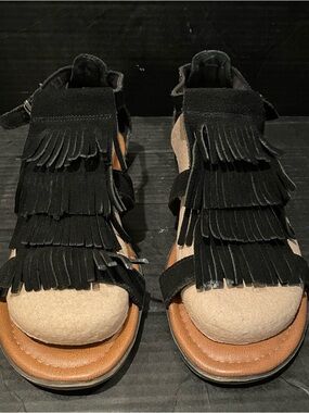 Minnetonka Black and Tan Fringe Suede Sandals
